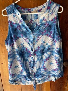 DC Sleeveless Tie-Front Button-Down Top in Blue and Magenta